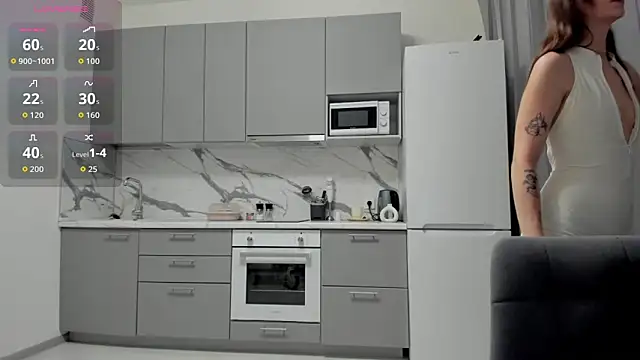 Miriamleroy  online show from October 14, 2025, 7:14 pm