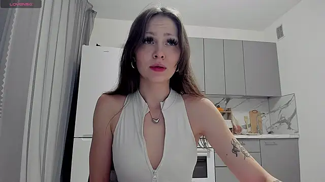 Miriamleroy  online show from November 6, 2025, 10:54 pm