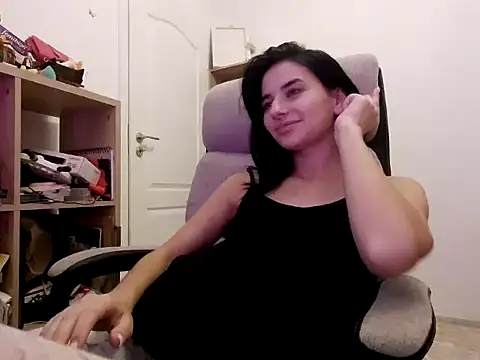 Snapshot of Hot_Bruny chatting on November 14, 2025, 1:04 am Hot Bruny online show from November 14, 2025, 1:04 am