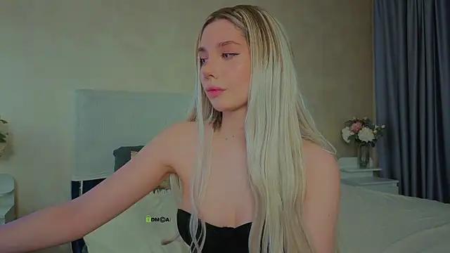  sophielov online show from June 25, 2026, 9:30 pm