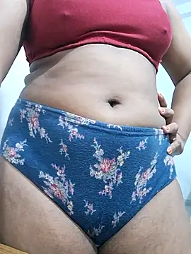 Snapshot of BeautyGirl_sara chatting on May 1, 2026, 1:05 pm BeautyGirl sara online show from May 1, 2026, 1:05 pm
