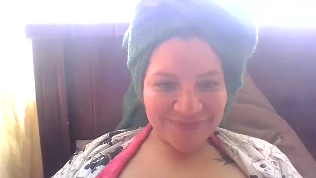 Isisflame online show from November 12, 2025, 4:40 pm