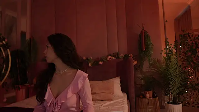 Snapshot of MaryNixon_ chatting on October 13, 2025, 5:07 am MaryNixon online show from October 13, 2025, 5:07 am