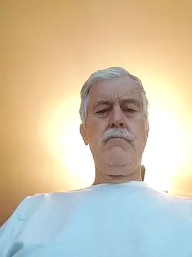 slaveman4you online show from November 4, 2025, 4:17 pm