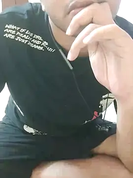 Snapshot of riyamore9623 chatting on November 5, 2025, 7:52 am riyamore9623 online show from November 5, 2025, 7:52 am