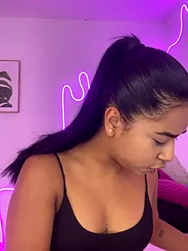 zoe evans5 online show from October 10, 2025, 12:59 pm