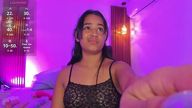 zoe evans5 online show from October 20, 2025, 11:43 am