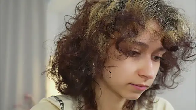 MimiLicks online show from October 13, 2025, 7:30 am