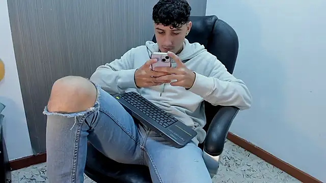 Alex Booy online show from September 11, 2025, 1:33 pm