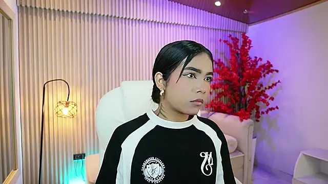 GiaNovak online show from October 7, 2025, 11:40 am