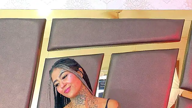 EmilieLake online show from October 3, 2025, 9:34 pm