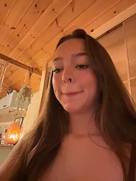 LillieOlive online show from September 20, 2025, 10:33 pm
