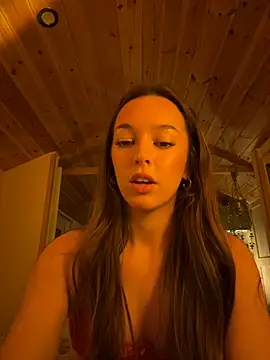 Snapshot of LillieOlive chatting on October 15, 2025, 8:53 pm LillieOlive online show from October 15, 2025, 8:53 pm