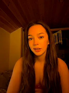 Snapshot of LillieOlive chatting on November 6, 2025, 11:04 pm LillieOlive online show from November 6, 2025, 11:04 pm