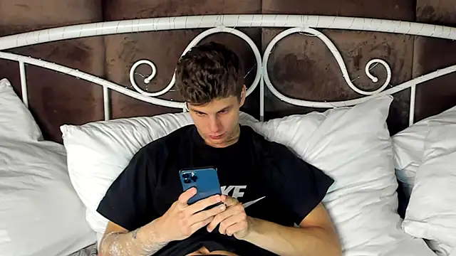 JackWolw online show from October 17, 2025, 7:33 am