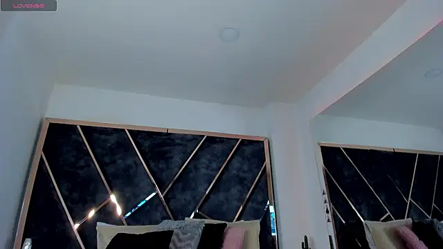 SusanaHenao online show from September 29, 2025, 7:08 pm