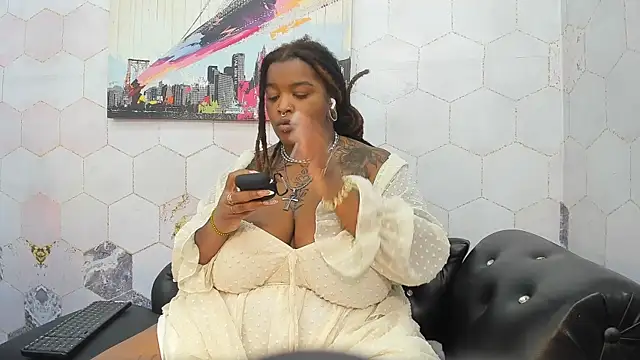 Anaa Fuentess online show from April 4, 2026, 11:40 am