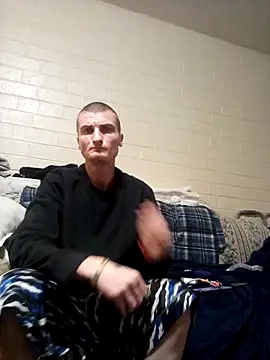 jizzyglizzy92 online show from March 18, 2026, 11:24 am