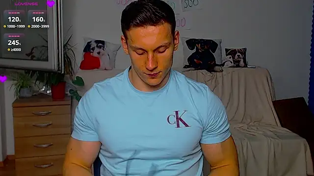 ZeinMiracles online show from April 17, 2026, 10:13 pm