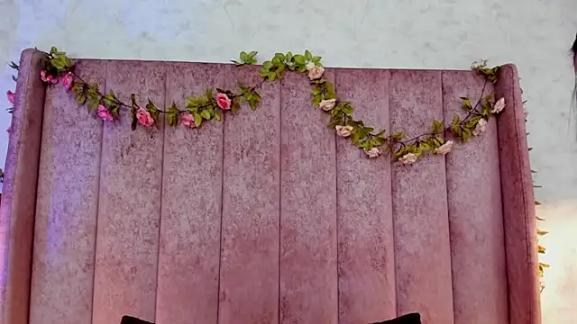 AnyaJay online show from December 22, 2025, 9:45 pm