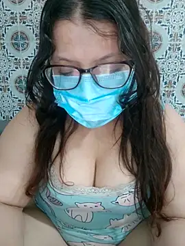 Snapshot of Hot-lino chatting on May 18, 2026, 10:26 pm Hot-lino online show from May 18, 2026, 10:26 pm