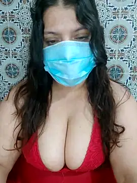 Snapshot of Hot-lino chatting on June 3, 2026, 12:57 am Hot-lino online show from June 3, 2026, 12:57 am