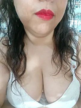 Snapshot of Hot-lino chatting on July 10, 2026, 12:37 am Hot-lino online show from July 10, 2026, 12:37 am