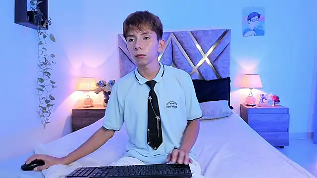 Hyunjin Son online show from October 24, 2025, 10:50 pm