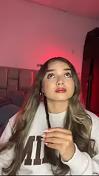 AnnyLopezzz  online show from February 18, 2026, 6:31 am