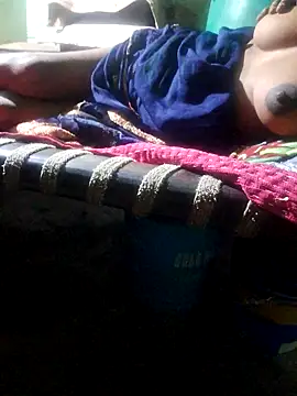 parmila203 online show from April 11, 2026, 5:06 pm