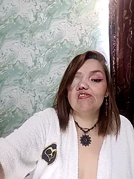 MayaLuna1 online show from October 17, 2025, 4:53 pm