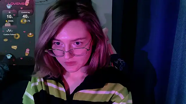 cute1stranger online show from September 9, 2025, 11:43 am