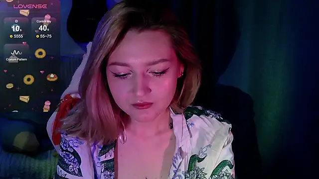 cute1stranger online show from November 2, 2025, 6:49 am