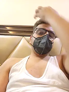 Snapshot of LoveGuruRA chatting on November 11, 2025, 6:41 pm LoveGuruRA online show from November 11, 2025, 6:41 pm