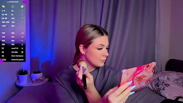 Snapshot of AliaBuerstatte chatting on November 7, 2025, 7:14 pm AliaBuerstatte online show from November 7, 2025, 7:14 pm