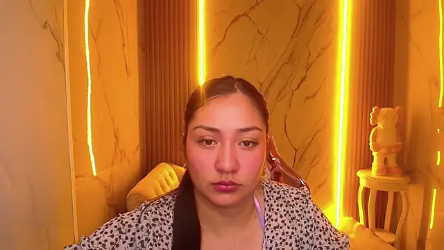 Snapshot of Ivony18_b chatting on October 5, 2025, 3:16 am Ivony18 b online show from October 5, 2025, 3:16 am