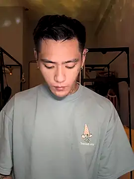 marz-z7-o online show from November 6, 2025, 1:01 pm