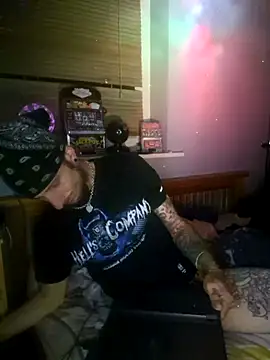 MODEST11 MMiILOO AMARO online show from October 17, 2025, 4:48 am