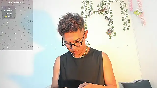 Snapshot of cute_sammy_1 chatting on September 9, 2025, 4:12 am cute sammy 1 online show from September 9, 2025, 4:12 am