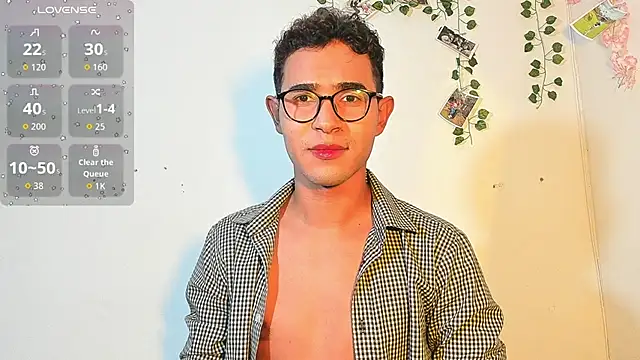 Snapshot of cute_sammy_1 chatting on October 1, 2025, 9:43 pm cute sammy 1 online show from October 1, 2025, 9:43 pm