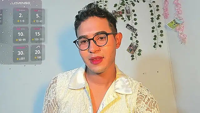 Snapshot of cute_sammy_1 chatting on October 2, 2025, 10:22 am cute sammy 1 online show from October 2, 2025, 10:22 am