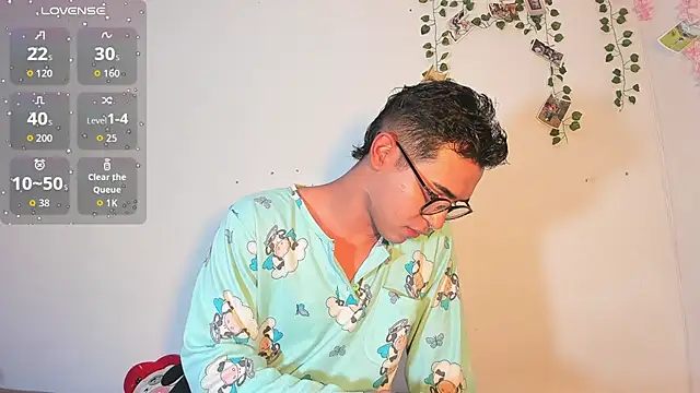 Snapshot of cute_sammy_1 chatting on October 4, 2025, 10:57 am cute sammy 1 online show from October 4, 2025, 10:57 am