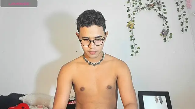 Snapshot of cute_sammy_1 chatting on October 6, 2025, 7:22 pm cute sammy 1 online show from October 6, 2025, 7:22 pm