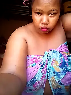 Curvycandy95 online show from September 24, 2025, 5:33 am