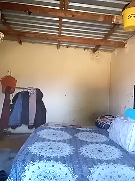 Curvycandy95 online show from October 2, 2025, 6:20 am