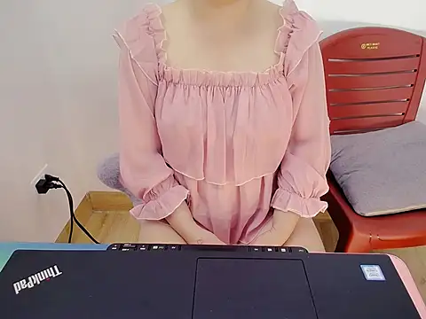 Phuong Myy online show from November 10, 2025, 5:34 pm