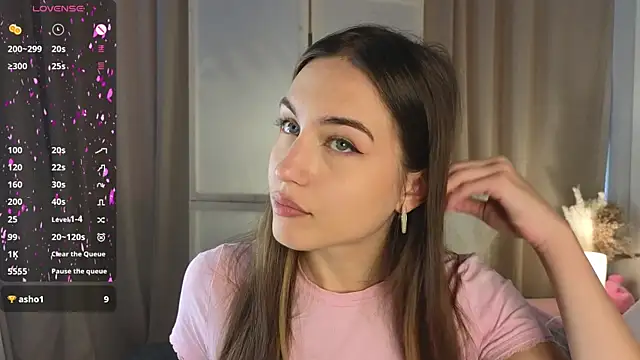 Moonlight1Sonata1 online show from September 18, 2025, 9:11 am