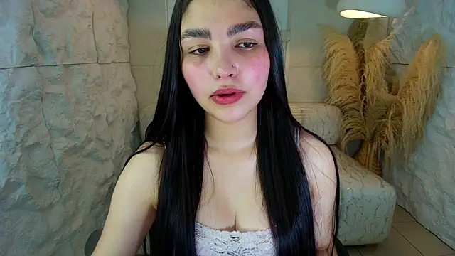 Snapshot of luna__r chatting on October 25, 2025, 7:52 pm luna r online show from October 25, 2025, 7:52 pm