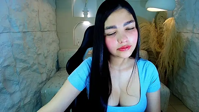 Snapshot of luna__r chatting on November 13, 2025, 7:46 pm luna r online show from November 13, 2025, 7:46 pm