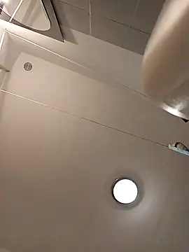 Snapshot of krysztalowy chatting on October 25, 2025, 7:38 am krysztalowy online show from October 25, 2025, 7:38 am